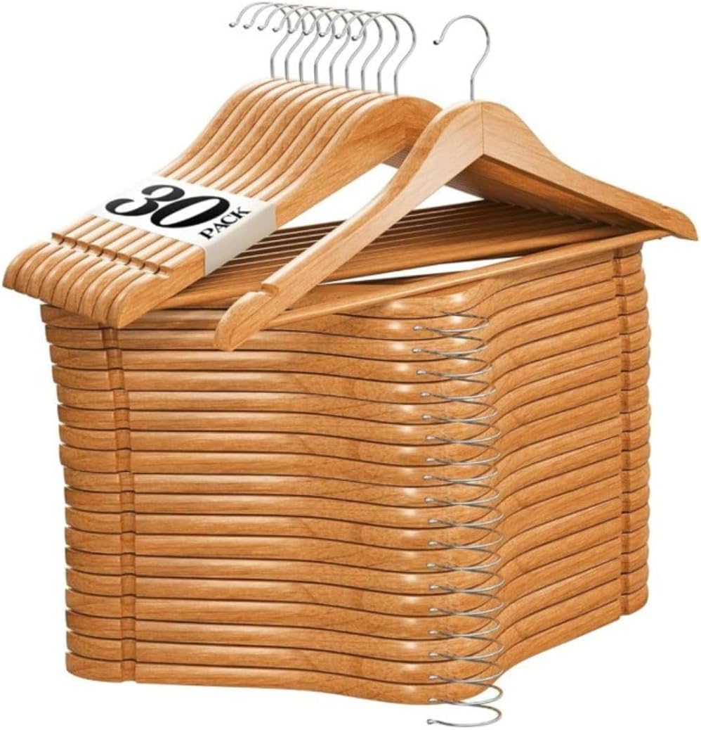 Conjunto de cabides de madeira